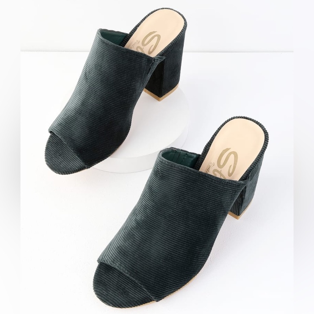 ✨MODCLOTH✨Sbicca Corduroy Peep-Toe Mules
